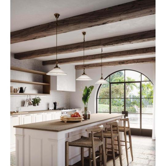 klasicky kuchynsky ostrovcek lampa mediteranske osvetlenie zavesenie zavesenie klasicky mosadzny mestsky jedalen obyvacka lampa stropne osvetlenie toskansky taliansky styl lampy il fanale country showroom interierovy dizajn obchod.jpg